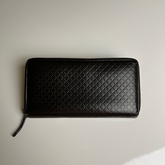 Gucci Diamante Leather Round Zipper
Long Wallet - Picture 1 of 9